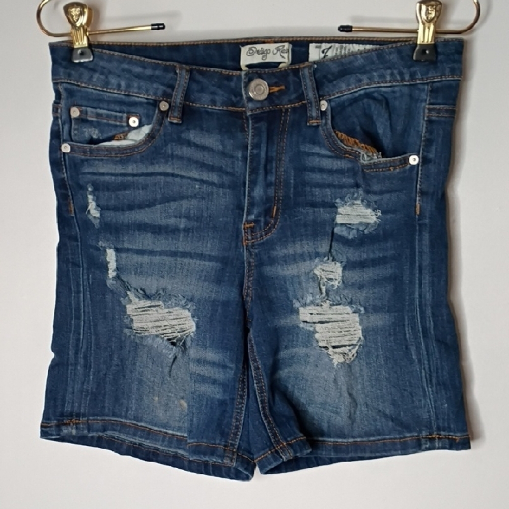 Indigo Rein distressed denim jean shorts size 7